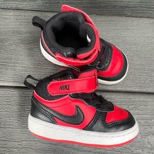 NIKE COURT RED BLACK BOROUGH MID SNEAKERS SIZE 5C